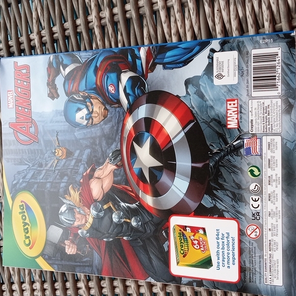 PERFECT GIFT! CRAYOLA Coloring book - Picture 6 of 7